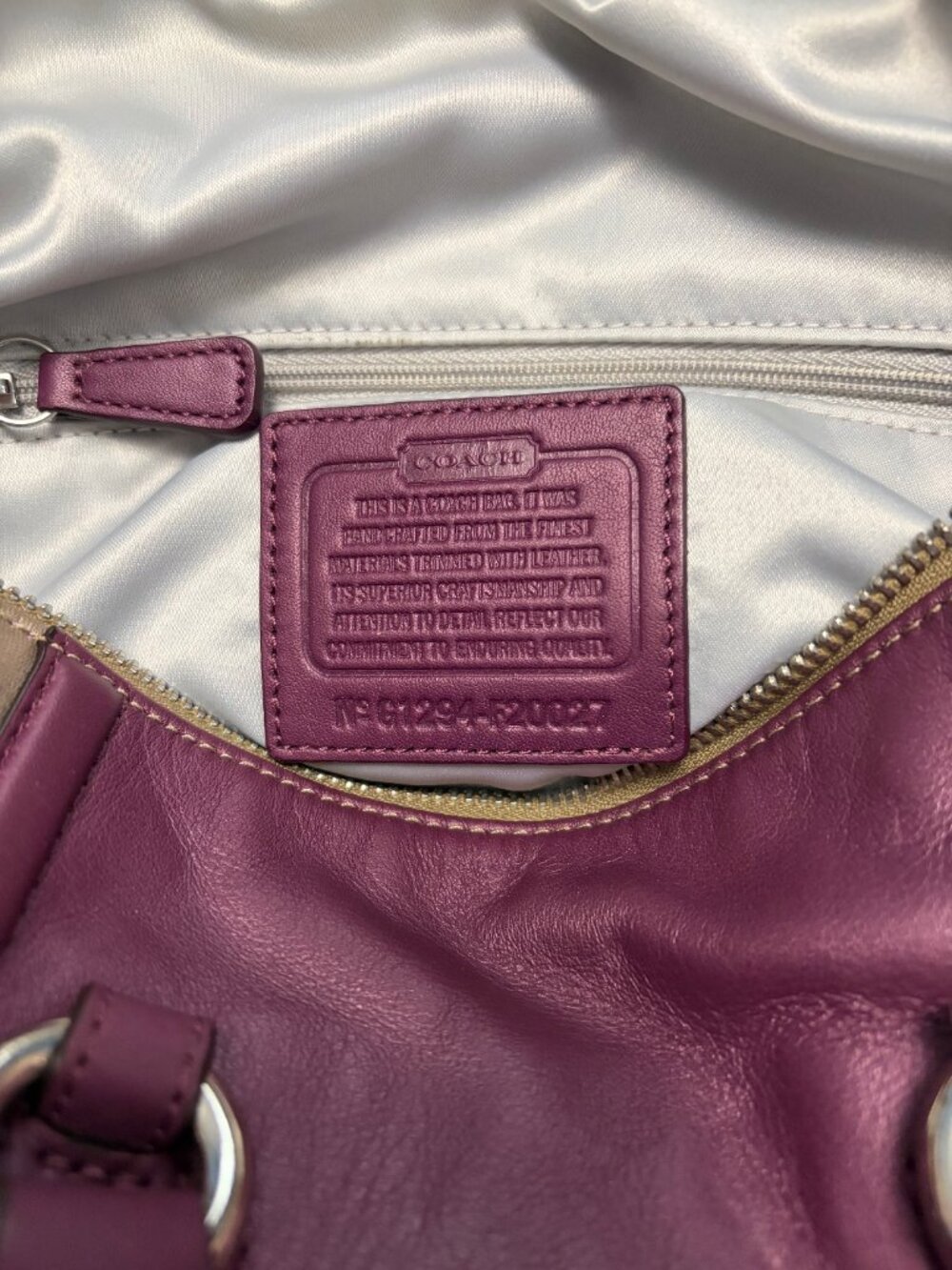Coach Handbag Pre-owned - Excellent Condition - Picture 9 of 16